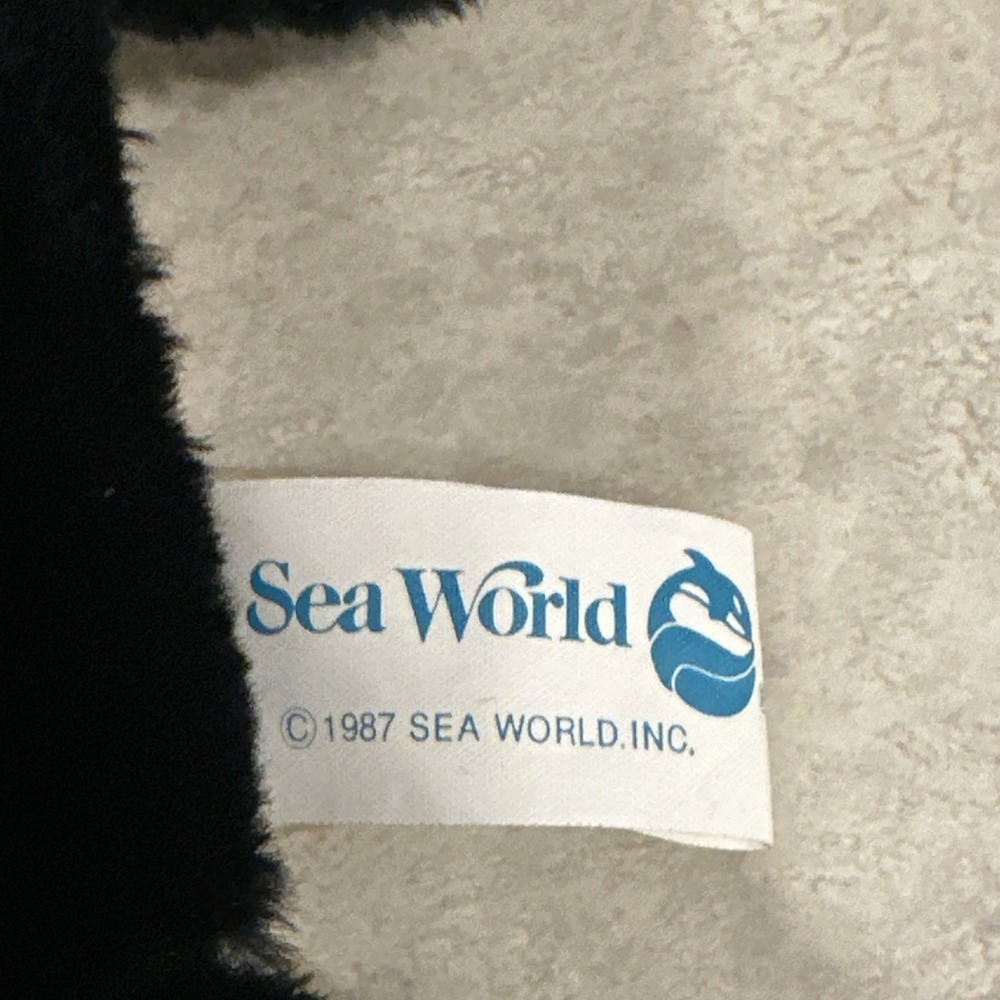Vintage Sea World Shamu Killer Whale Orca Plush Stuffed Animal Toy 1987 W/ Tag - Picture 5 of 6